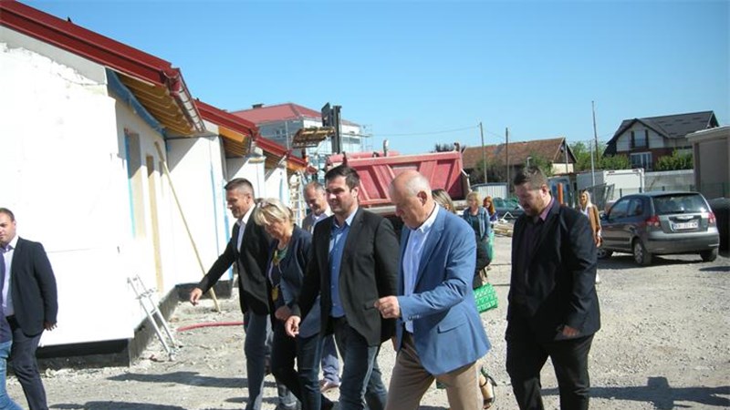 Bačić: Novo naselje visokoenergetskih kuća u Glini svjedoči o velikom opsegu obnove na području Banovine